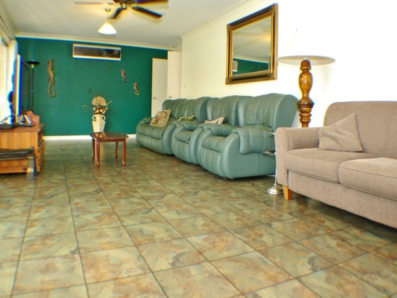 11 Eagleview Road, Minto NSW 2566