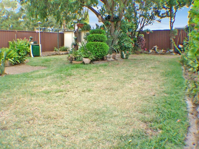 40 Mae Crescent, Panania NSW 2213