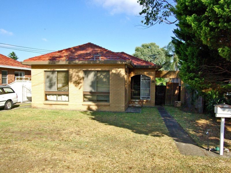 10 Sherwood Street, Revesby NSW 2212
