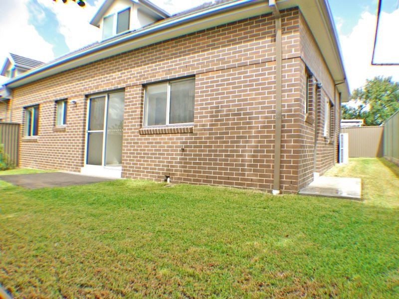 4/18 Gosling Street, Greenacre NSW 2190