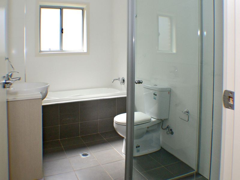 4/18 Gosling Street, Greenacre NSW 2190