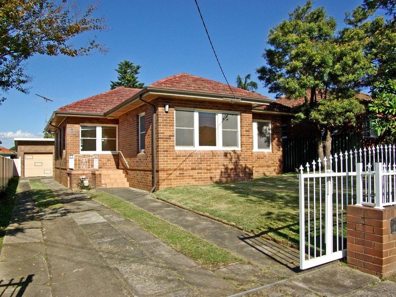 11 Weston Street, Revesby NSW 2212