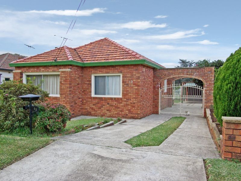 13 Pyramid Avenue, Padstow NSW 2211