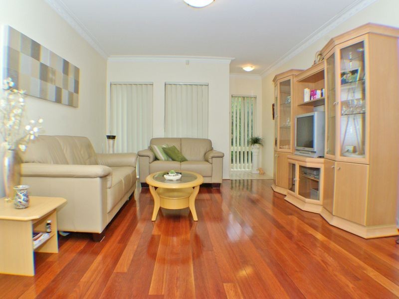 3/883 Henry Lawson Drive, Picnic Point NSW 2213