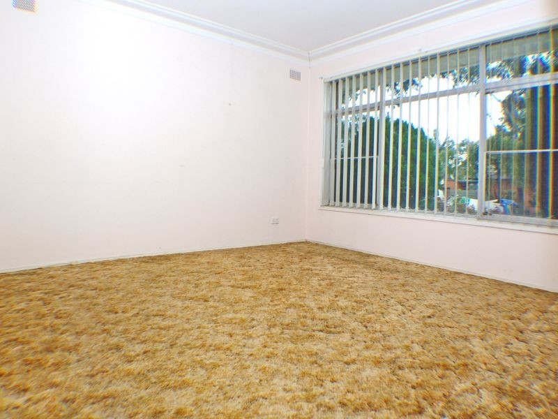 11 Oxley Avenue, Panania NSW 2213