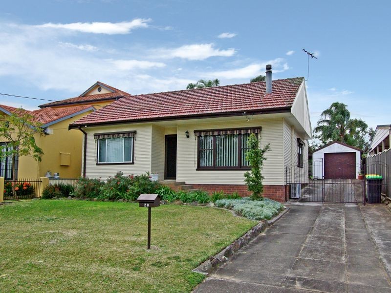 20 Doris Street, Picnic Point NSW 2213