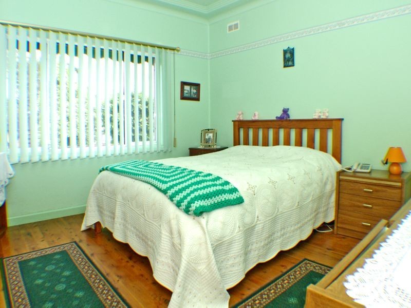 20 Doris Street, Picnic Point NSW 2213