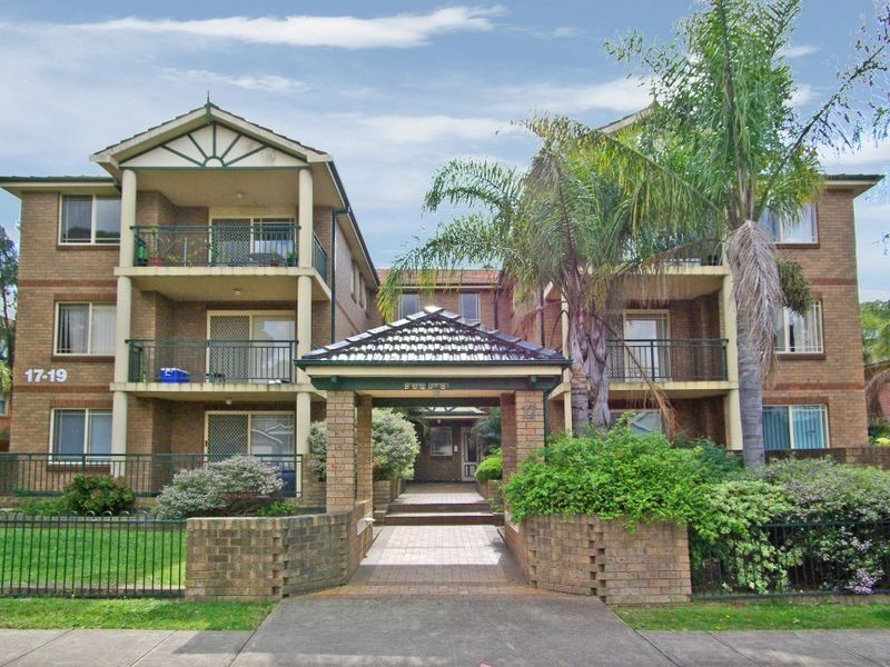 11/17-19 Shenton Avenue, Bankstown NSW 2200