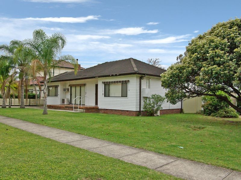82 Morotai Road, Revesby Heights NSW 2212