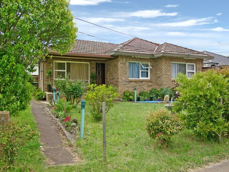 196 Bransgrove Road, Panania NSW 2213
