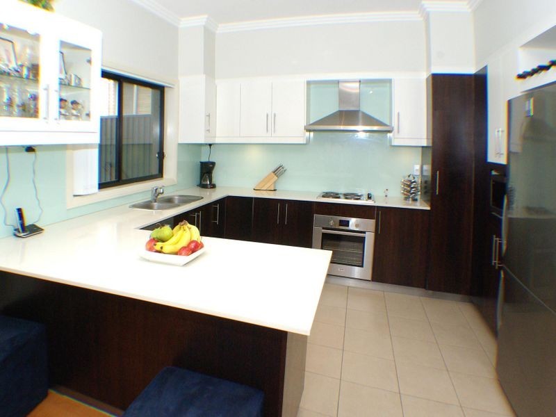 8a Colleen Ave, Picnic Point NSW 2213
