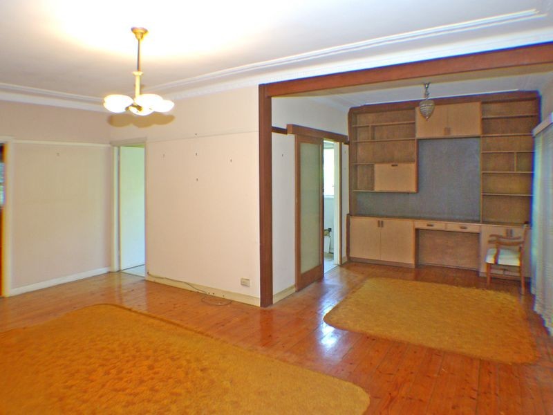 8 Robb Street, Revesby NSW 2212