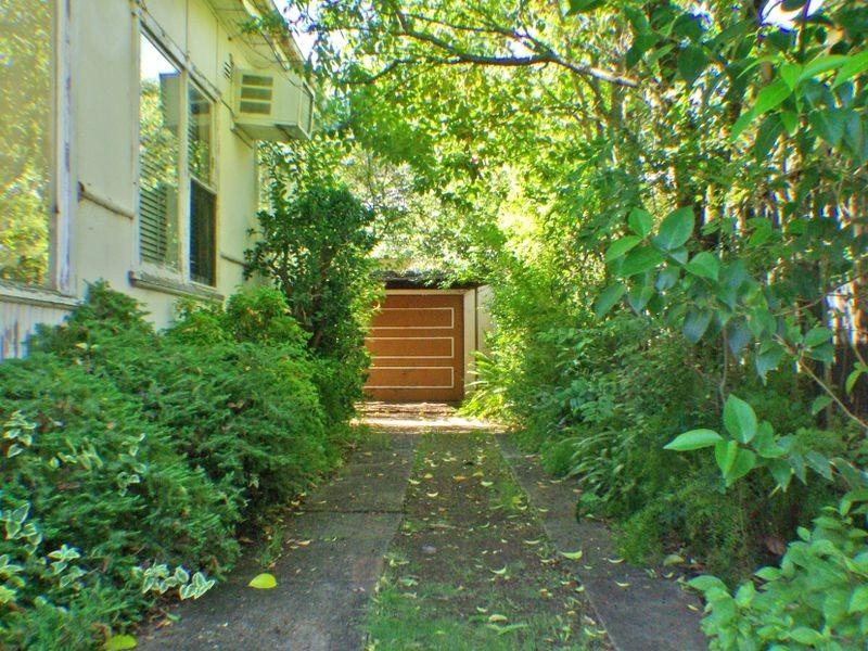 8 Robb Street, Revesby NSW 2212