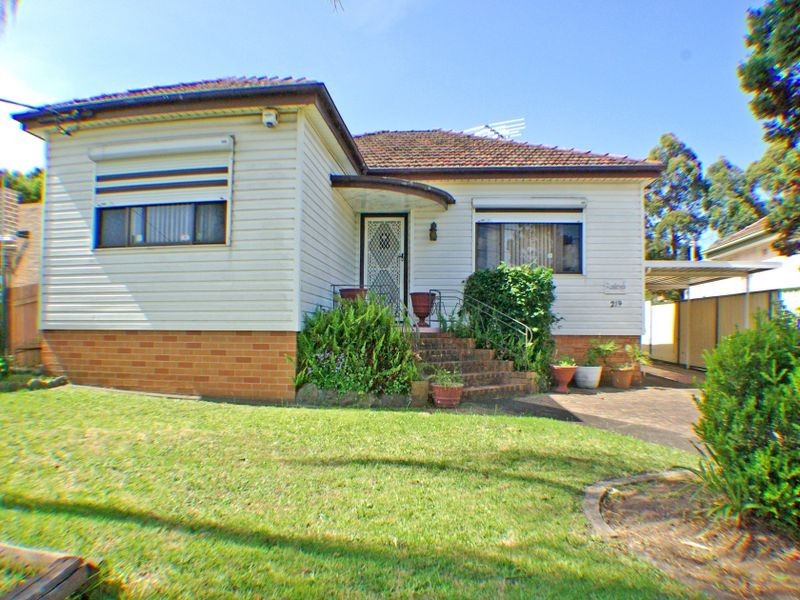 219 Wattle Street, Bankstown NSW 2200