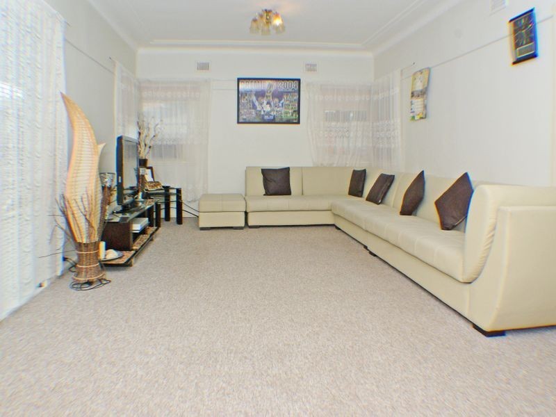 17 Gracemar Avenue, Panania NSW 2213