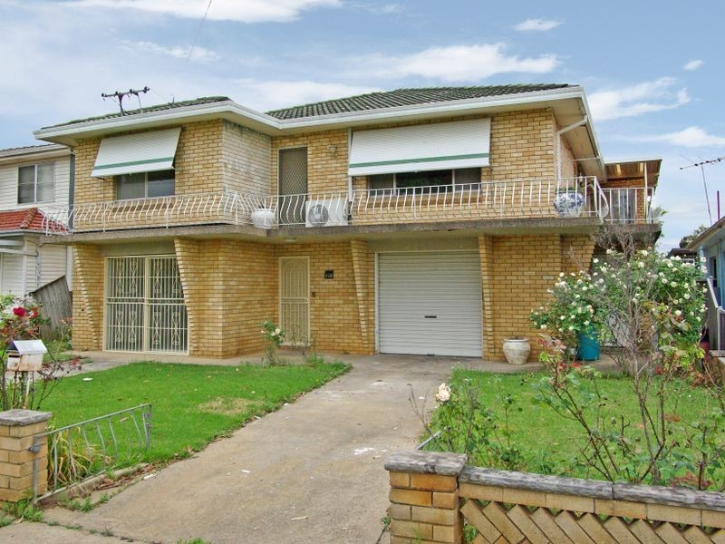 21 Bradshaw Avenue, Moorebank NSW 2170