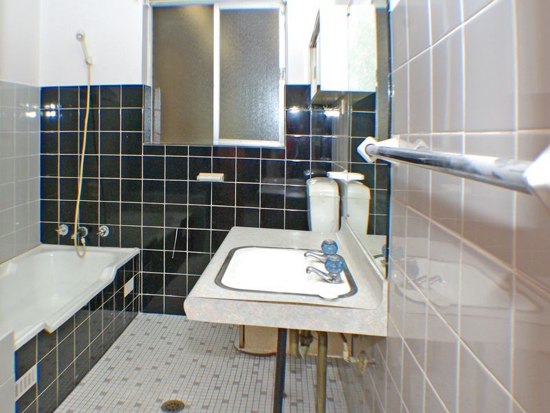 21 Bradshaw Avenue, Moorebank NSW 2170