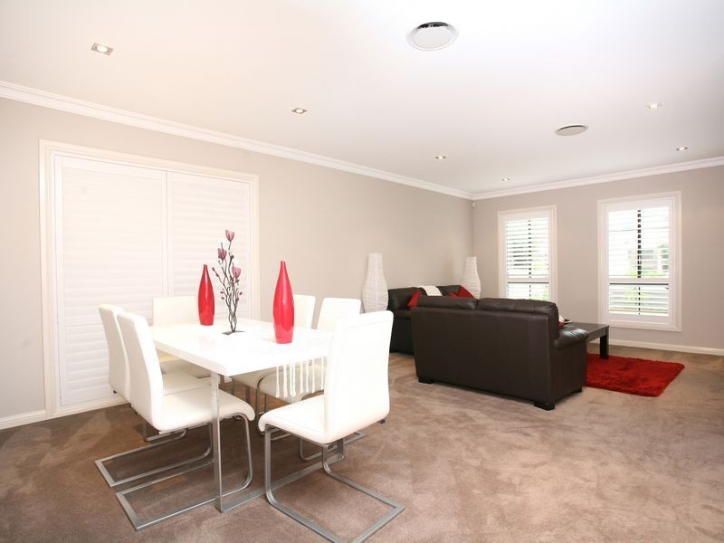 176 Lambeth Street, Picnic Point NSW 2213