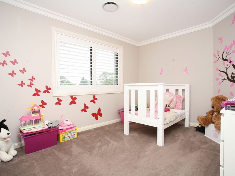 176 Lambeth Street, Picnic Point NSW 2213