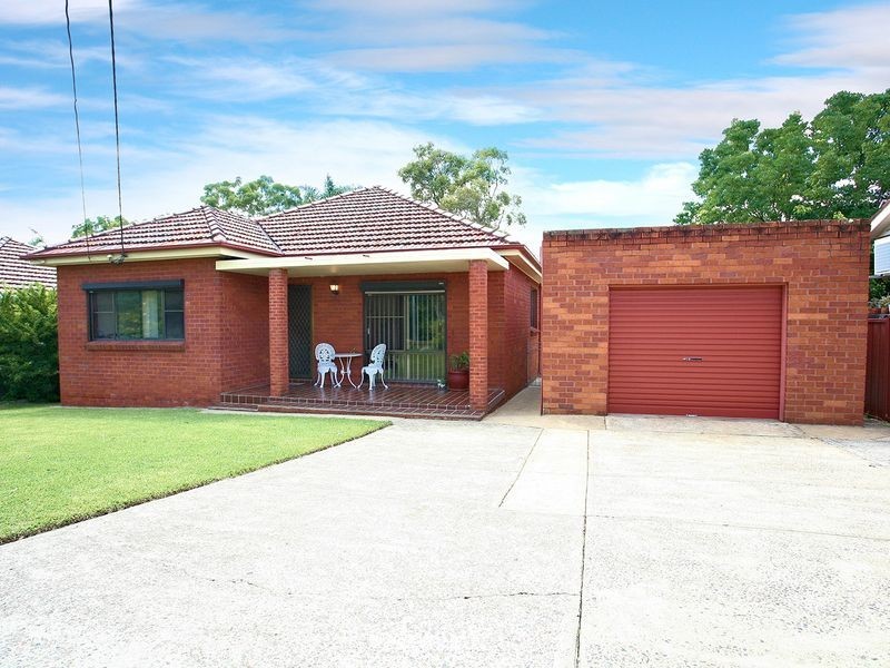 2 Lorraine Avenue, Padstow Heights NSW 2211