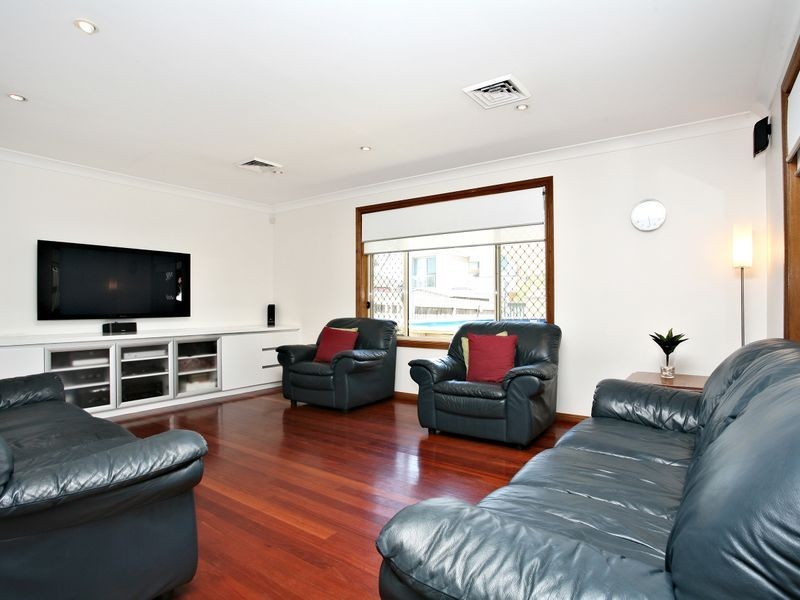 128 Faraday Road, Padstow NSW 2211