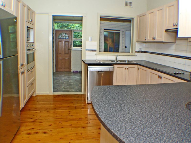 33 Ronald Street, Padstow NSW 2211