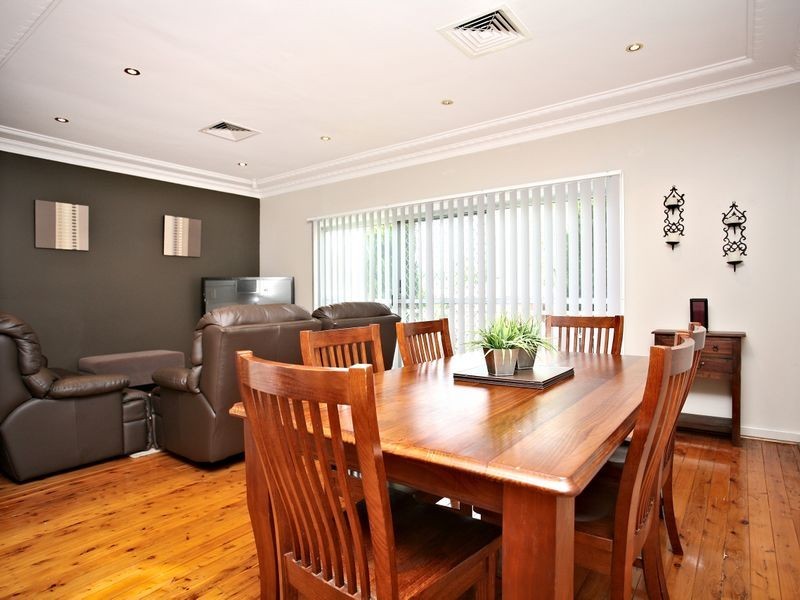 21 Thomas Street, Picnic Point NSW 2213