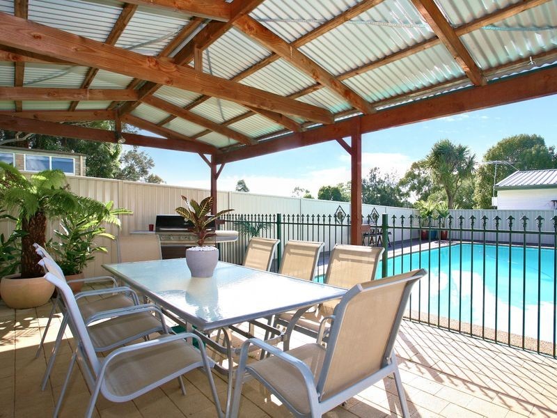 21 Thomas Street, Picnic Point NSW 2213