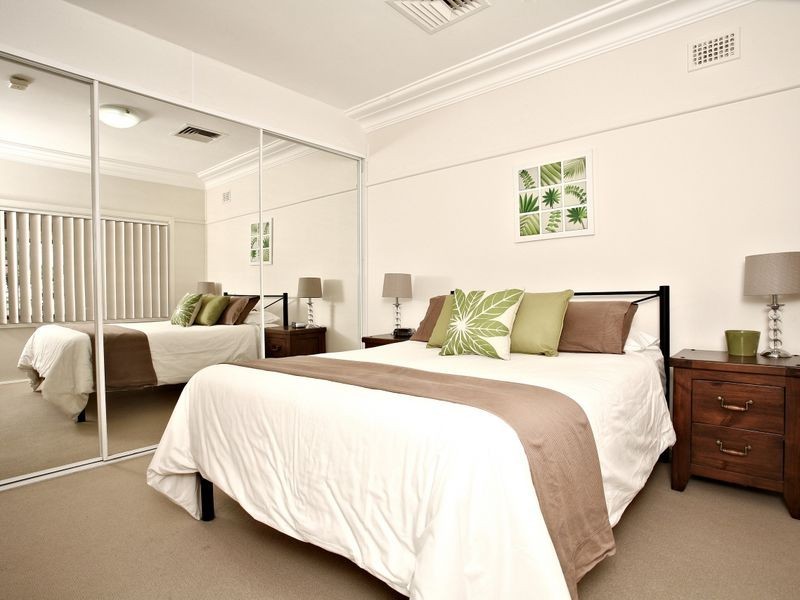 21 Thomas Street, Picnic Point NSW 2213