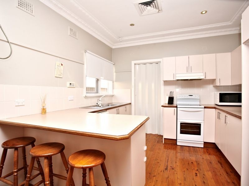 21 Thomas Street, Picnic Point NSW 2213