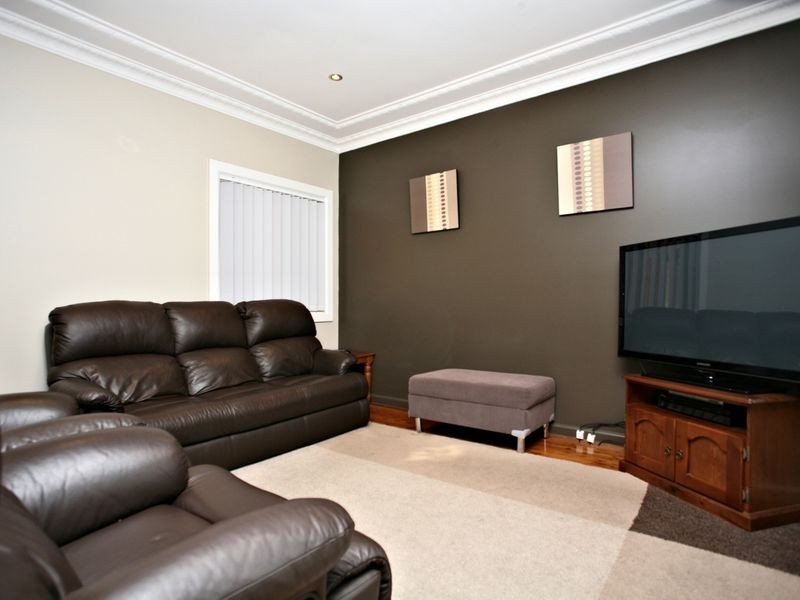 21 Thomas Street, Picnic Point NSW 2213