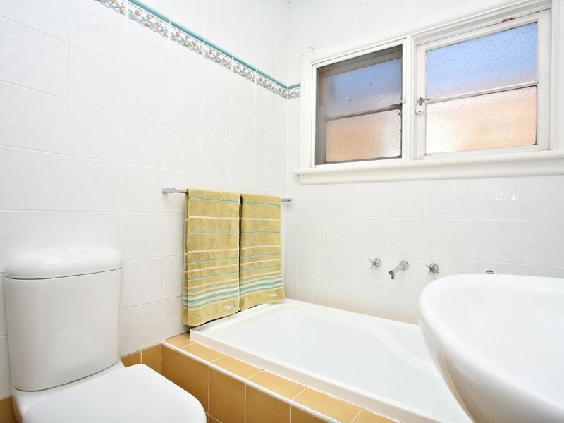 21 Thomas Street, Picnic Point NSW 2213