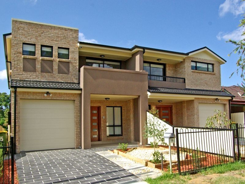 15 Worsley Street, East Hills NSW 2213