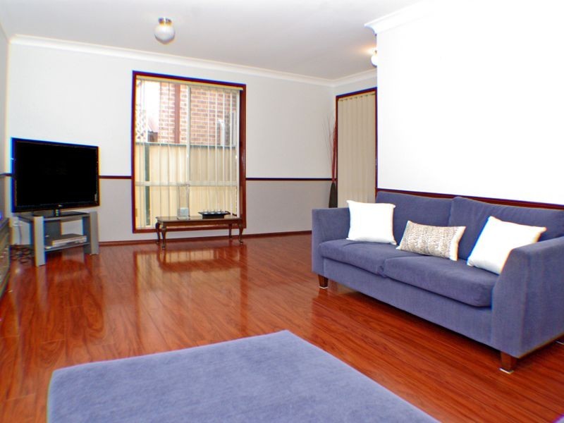 2/674A Henry Lawson Drive, East Hills NSW 2213