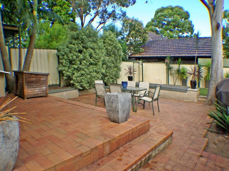 2/674A Henry Lawson Drive, East Hills NSW 2213