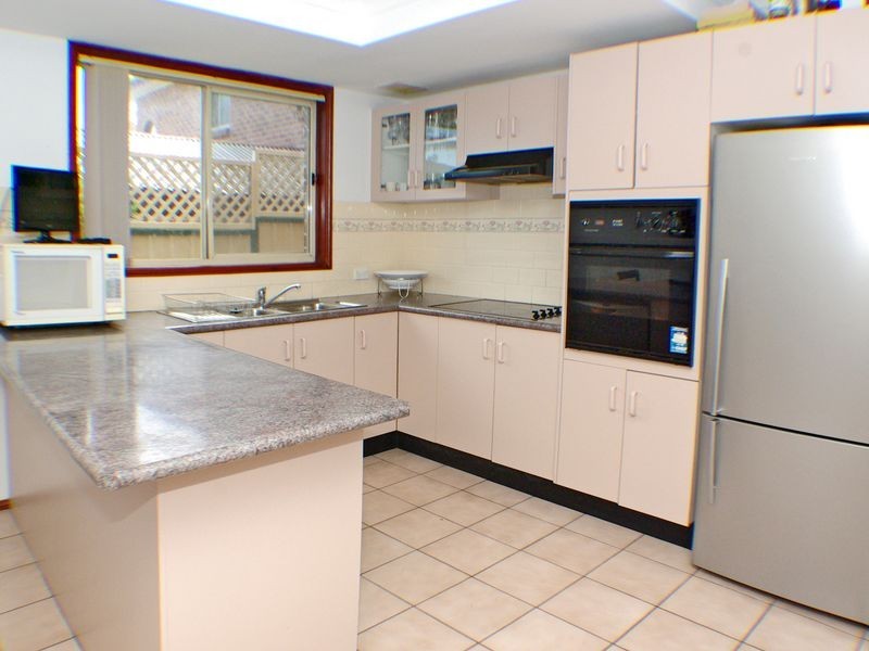 2/674A Henry Lawson Drive, East Hills NSW 2213