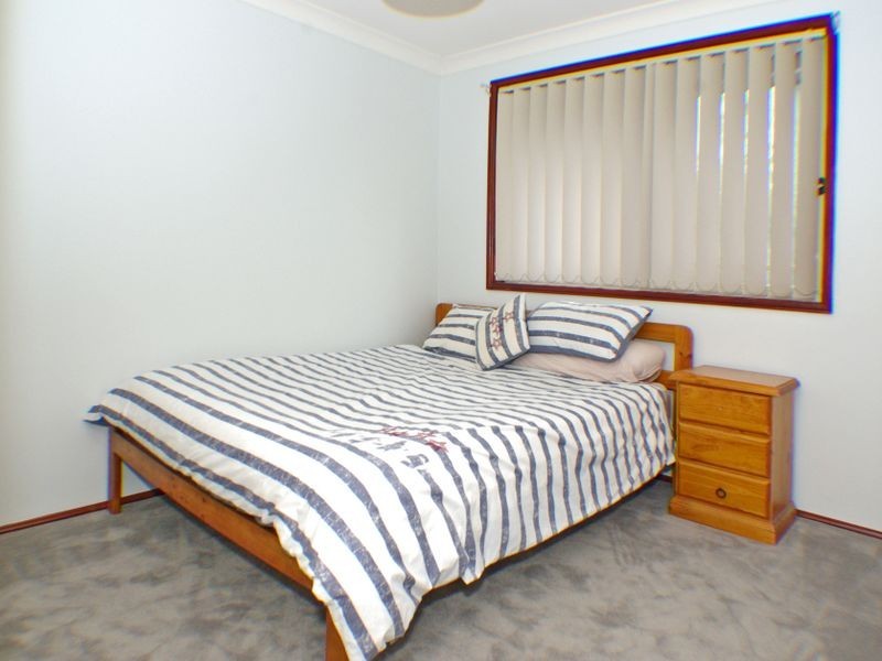 2/674A Henry Lawson Drive, East Hills NSW 2213