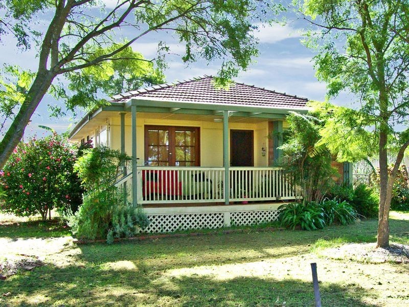 28 Salamaua Crescent, Holsworthy NSW 2173