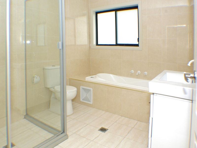 2A Lehn Road, East Hills NSW 2213