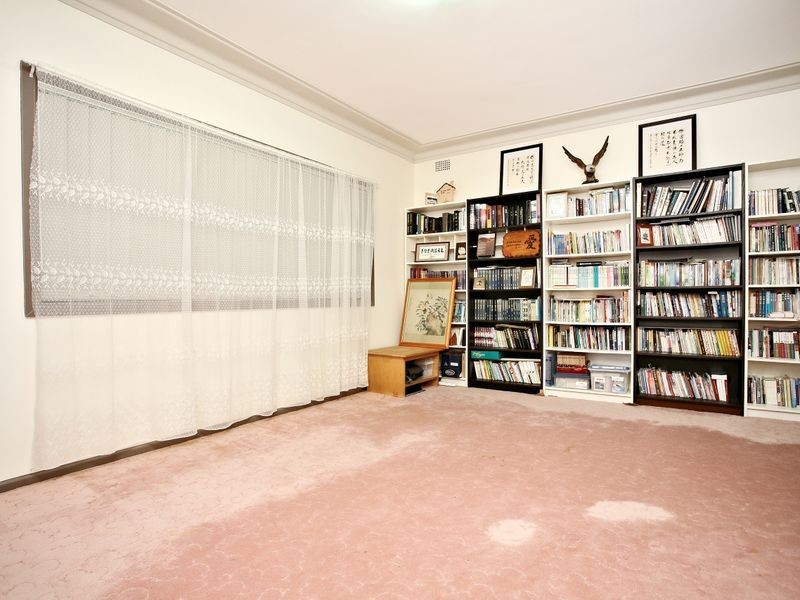 8 Susan Ave, Padstow Heights NSW 2211