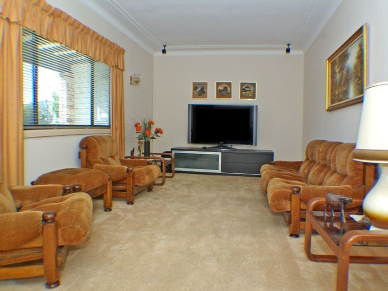 10 Pambula Avenue, Revesby NSW 2212