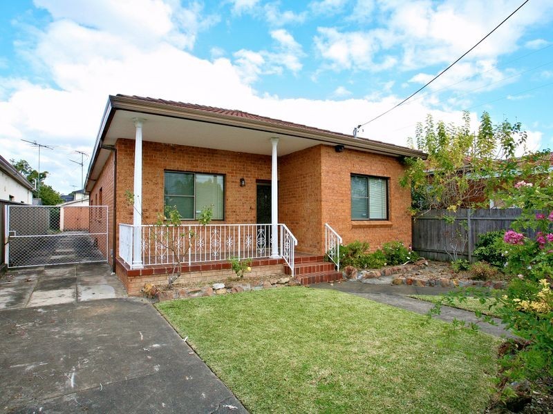 20 Chertsey Avenue, Bankstown NSW 2200
