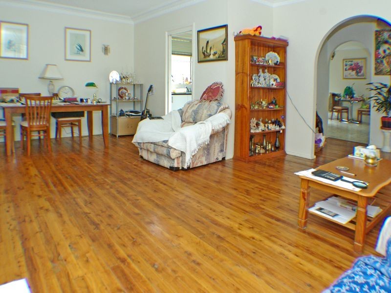 8 Lemnos Avenue, Milperra NSW 2214