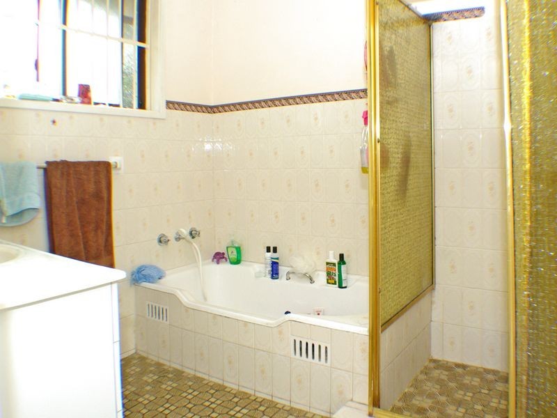 8 Lemnos Avenue, Milperra NSW 2214