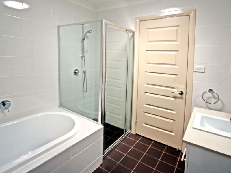 2/142 Picnic Point Road, Picnic Point NSW 2213