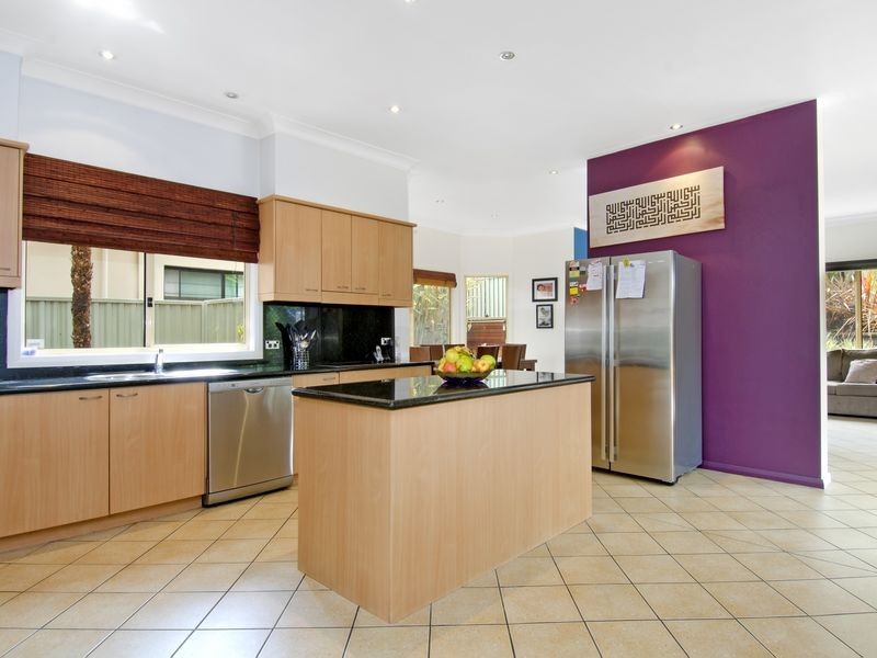 6 Carinya Road, Picnic Point NSW 2213