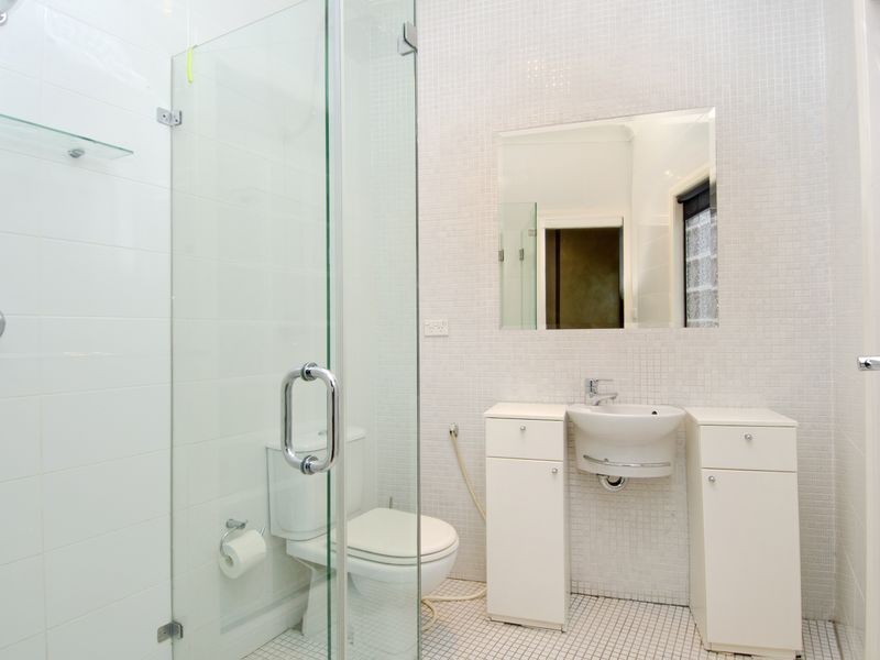 6 Carinya Road, Picnic Point NSW 2213