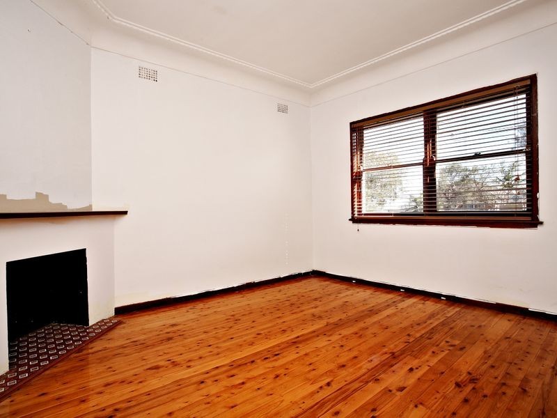 15 Lumeah Avenue, Punchbowl NSW 2196