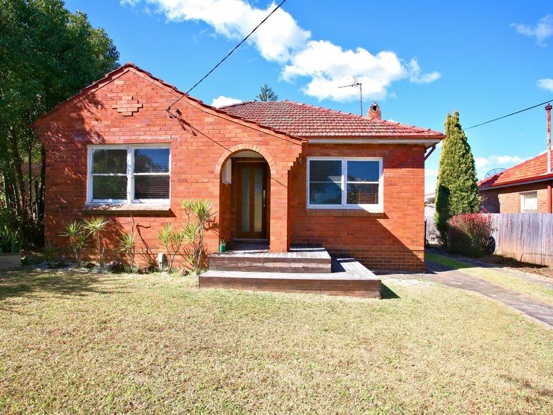 15 Lumeah Avenue, Punchbowl NSW 2196