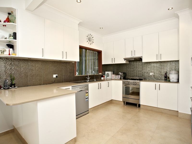 92 Thomas Street, Picnic Point NSW 2213